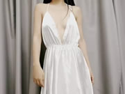 艷舞邊跳邊脫衣